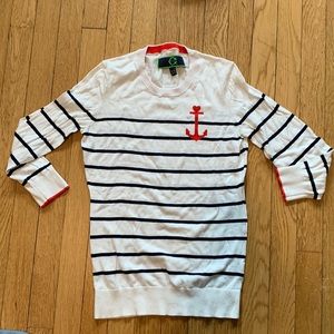 Light sweater with anchor heart detail